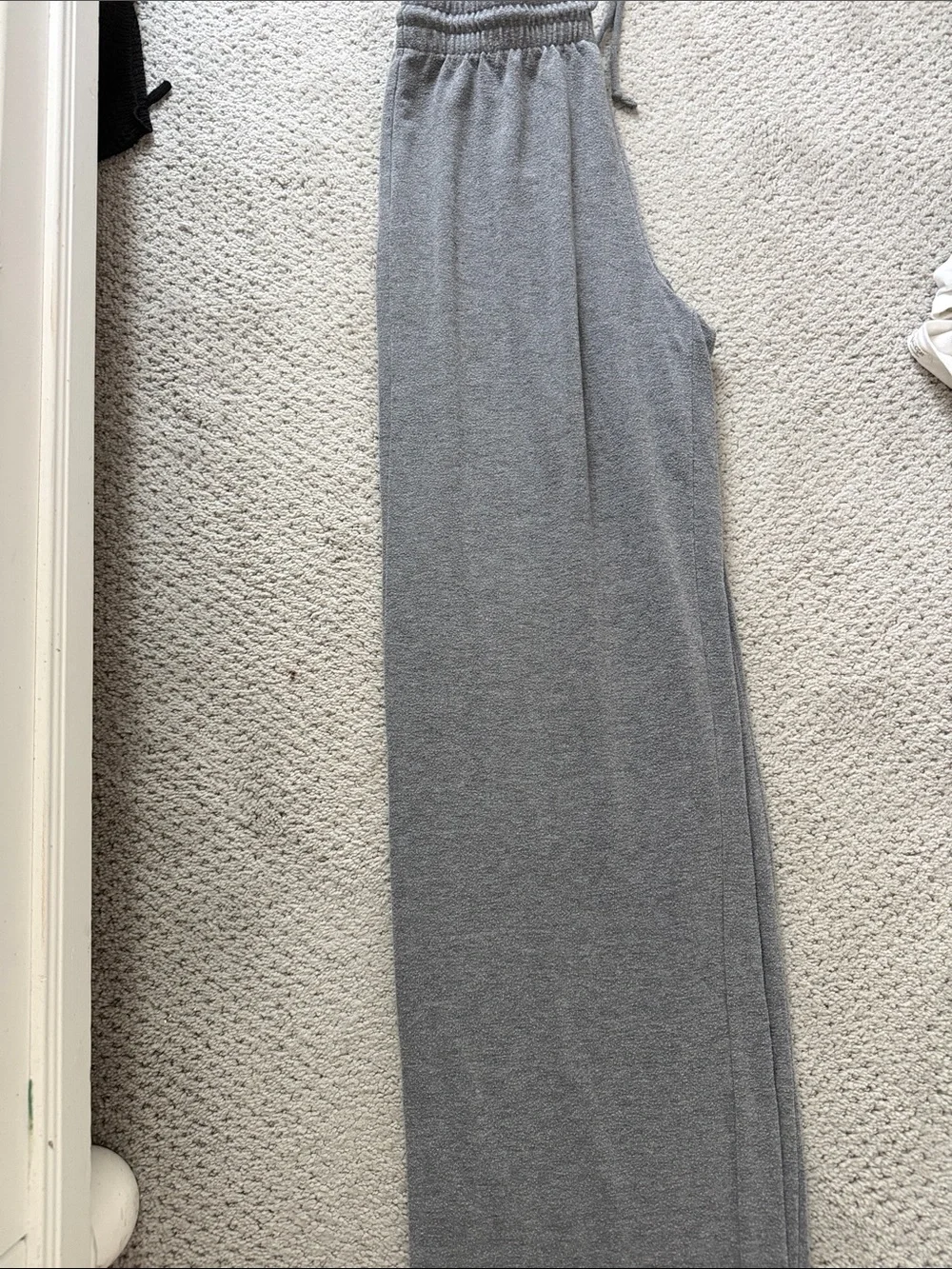 Aritzia Women’s Grey Sweatpants - Picture 3 of 3